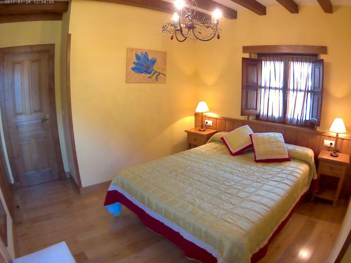 Apartamentos Casa Celia La Vega (Vega de Liebana, Cantabria) Exterior photo