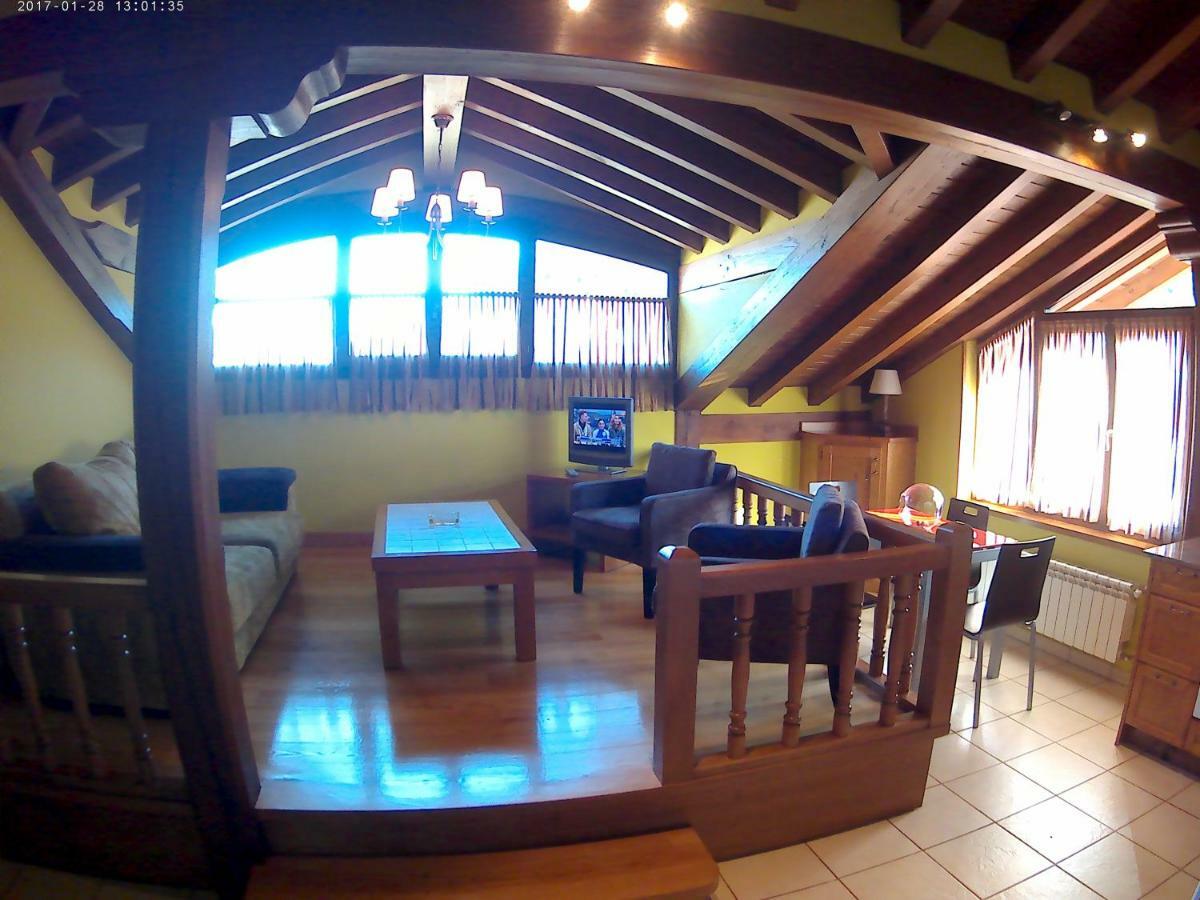 Apartamentos Casa Celia La Vega (Vega de Liebana, Cantabria) Exterior photo