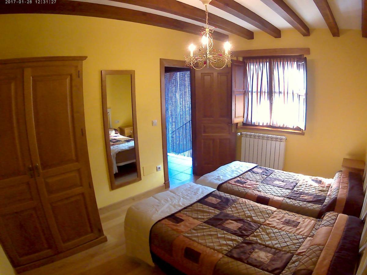 Apartamentos Casa Celia La Vega (Vega de Liebana, Cantabria) Exterior photo