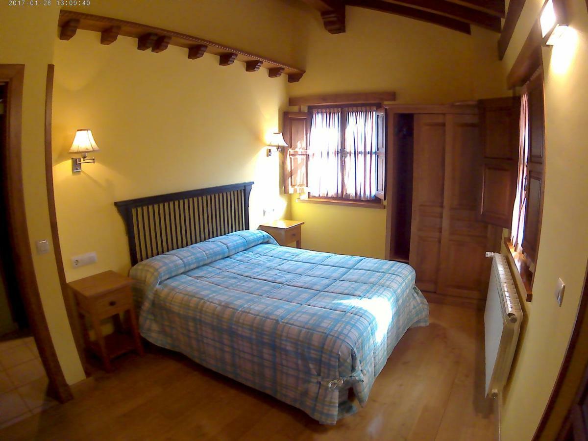 Apartamentos Casa Celia La Vega (Vega de Liebana, Cantabria) Exterior photo