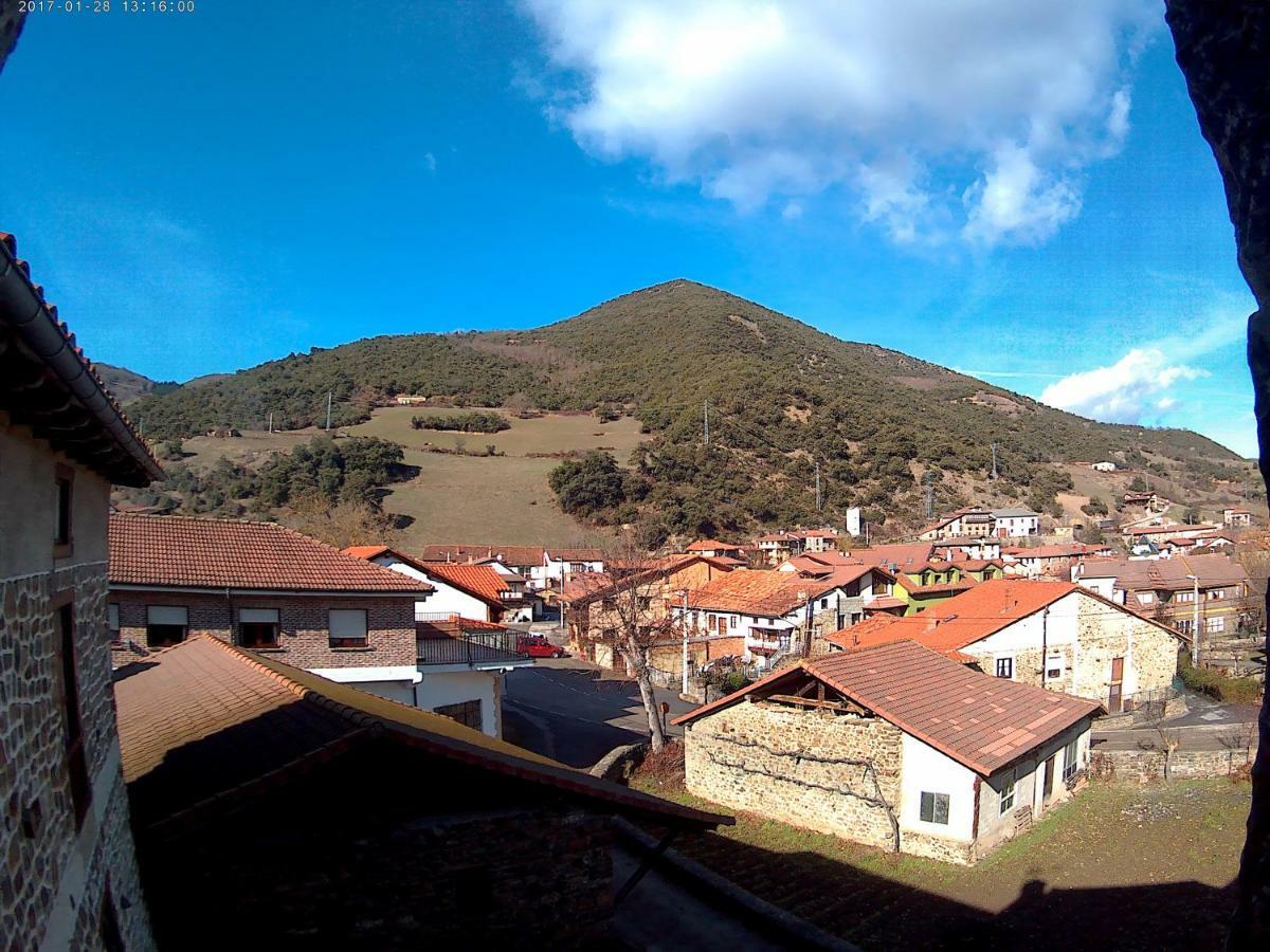 Apartamentos Casa Celia La Vega (Vega de Liebana, Cantabria) Exterior photo